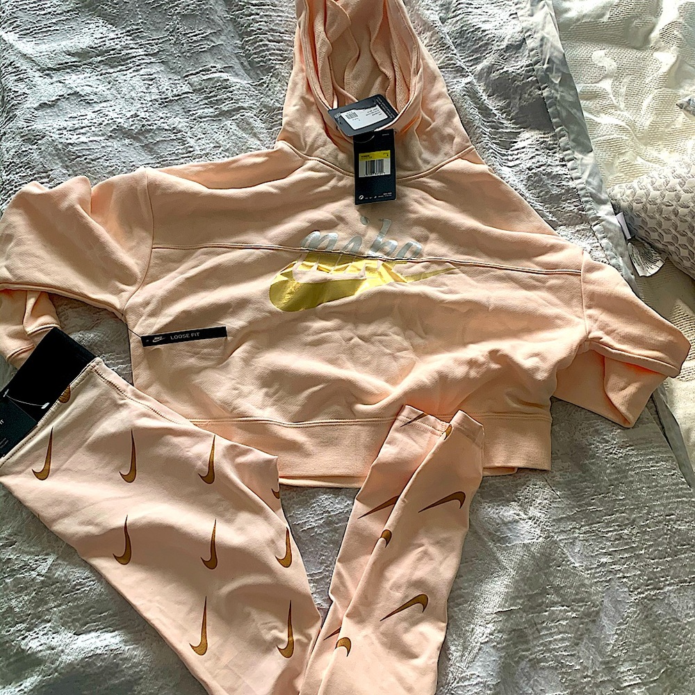 Nike Bundle! Pink Nike Sweatshirt w/Nike leggings